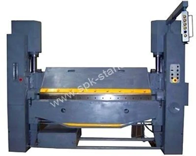 Гибочный станок шириной 2м